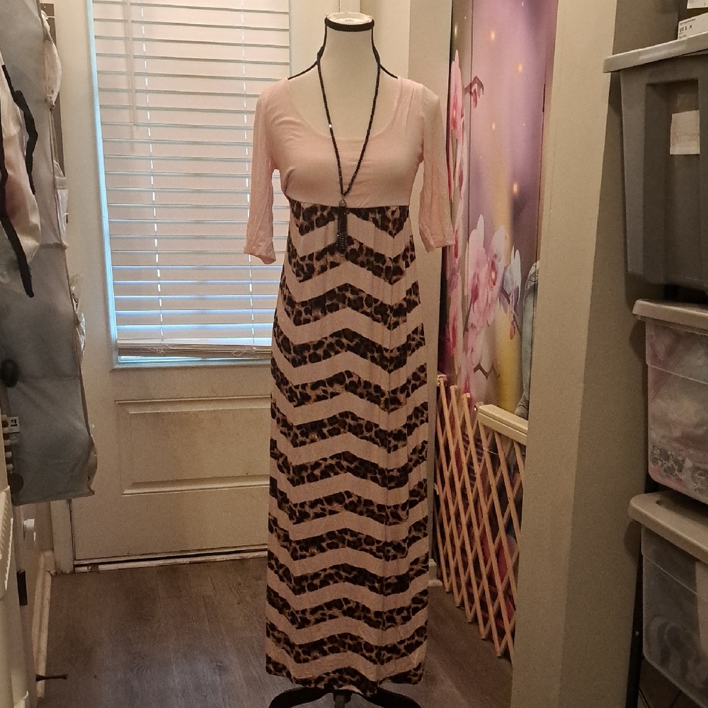 NWOT MAXI DRESS
